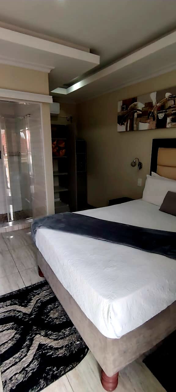 14 Bedroom Property for Sale in Amalinda Eastern Cape